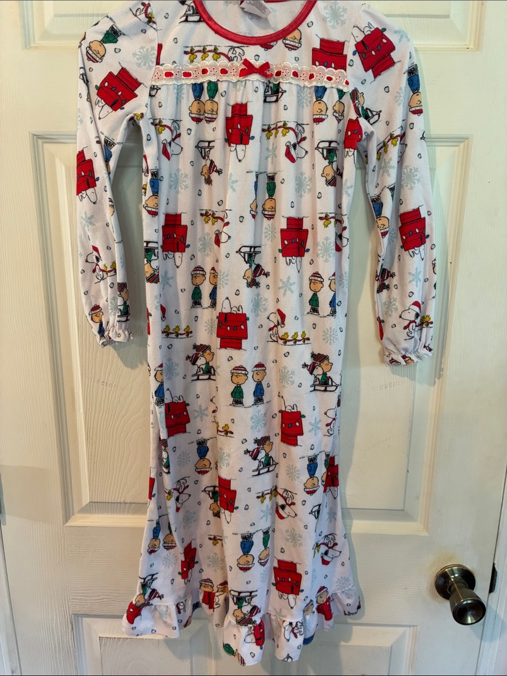 Peanuts Size 8 Girls' White Holiday Character Nightgown with Red Trim